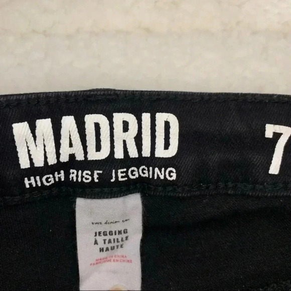 Skinny Black High Rise  Jeans - Picture 4 of 5